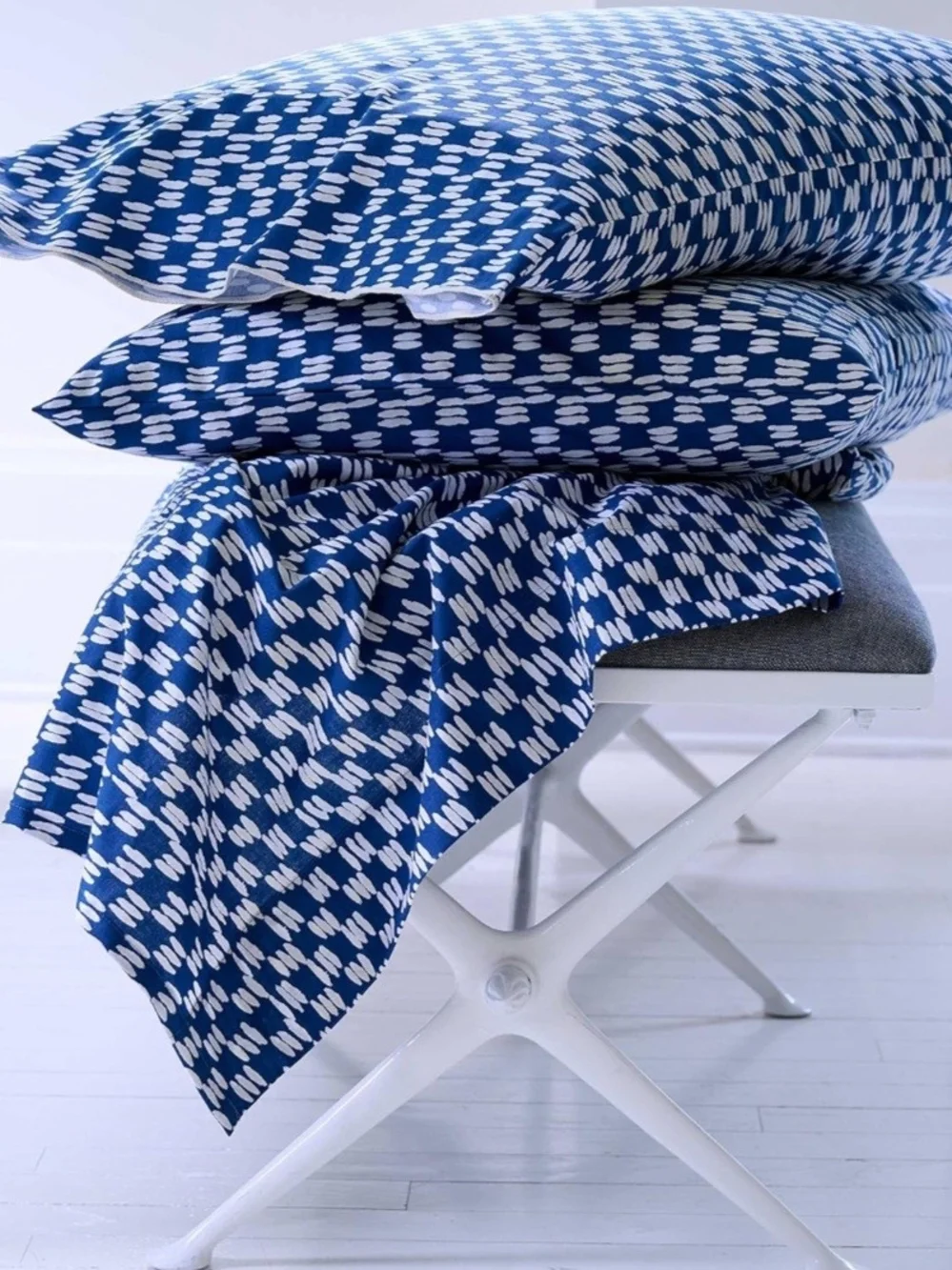 Brand New Novogratz by Utica King Size 7pc Comforter Set Petite Painted Check